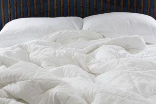 Pikowana kołdra do sypialni. Dzięki niej łóżko wygląda jak z katalogu! Jaką pikowaną kołdrę wybrać?