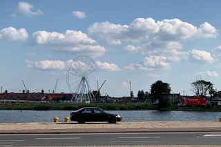 Wheel of Szczecin jak Pac-Man. Największy diabelski młyn w Polsce znika z panoramy Łasztowni [ZDJĘCIA]