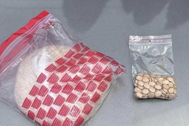 ​18-latka z kilogramem narkotyków. Trzy osoby jadące BMW zatrzymane przez policję z Gostynia