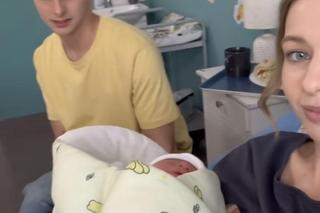 Pierwsza miłość. Jolka (Justyna Zielska), Miki (Jakub Zdrójkowski)