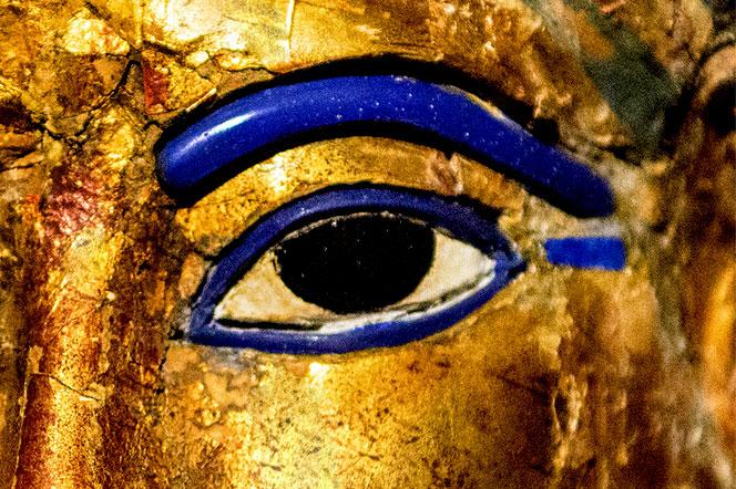 Mogliście to przegapić, ale w Egipcie właśnie odkryto nieznane wcześniej grobowce, a w środku setki mumii