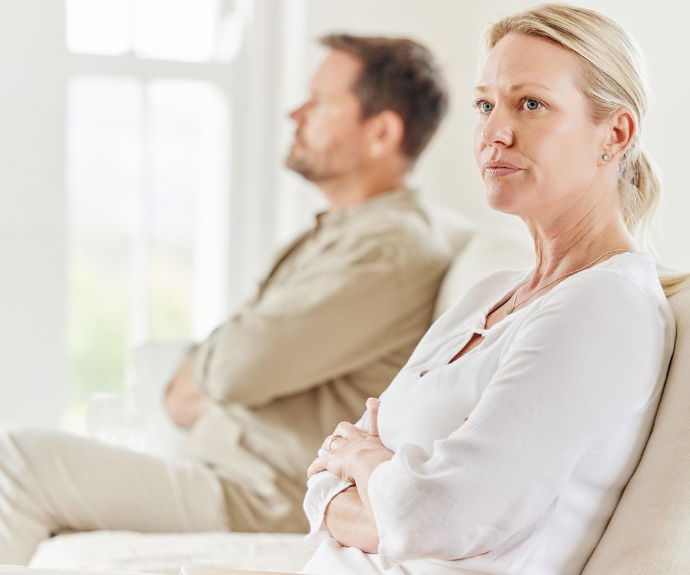 Lęk przed zdradą: Jak go oswoić i nie zniszczyć związku?