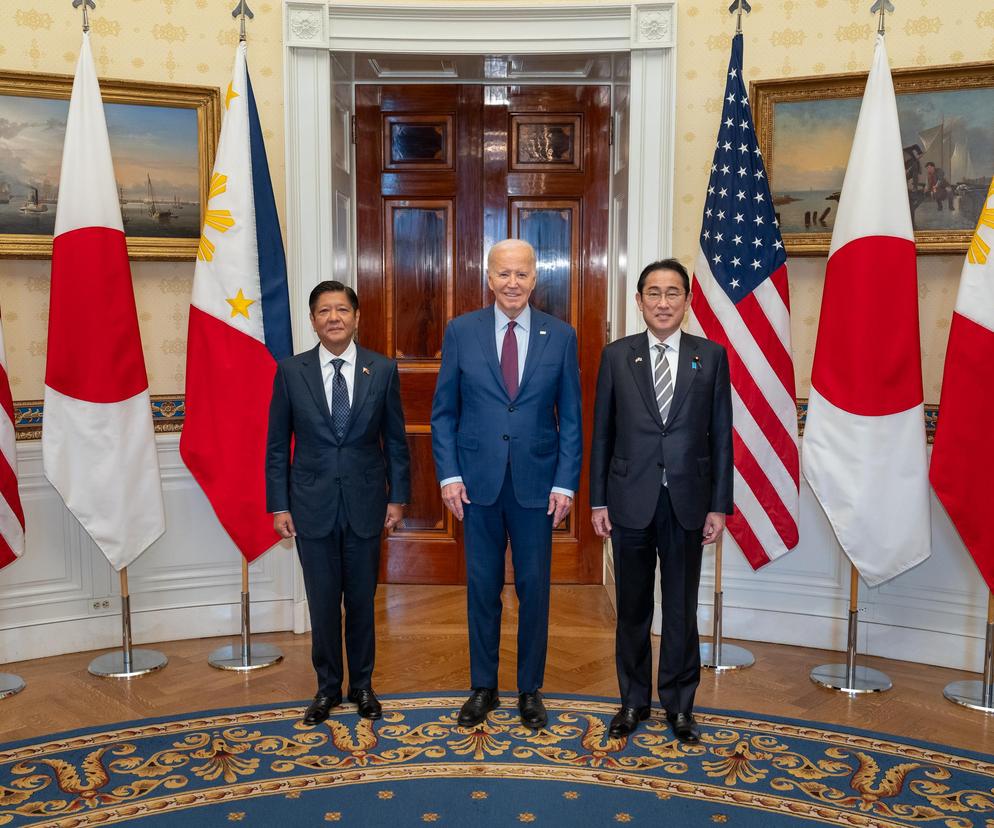 Przywódcy USA, Japonii i Filipin 
