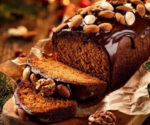 Piernik na jogurcie. Pyszne ciasto na Boże Narodzenie w 3 krokach