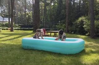 Barwy szczęścia po wakacjach 2023. Emil (Artem Malashchuk), Marysia (Nina Szumowska) na planie 