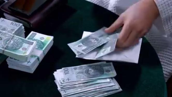 Barwy szczęścia, odc. 2057. Regina (Kamila Kamińska) straciła pieniędze