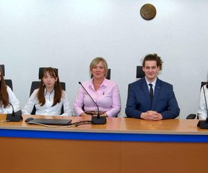 Debaty siedleckiej młodzieży ze szkół podstawowych i średnich odbyły się w ramach kampanii profilaktycznej Widzę Rozmawiam Reaguję 2025