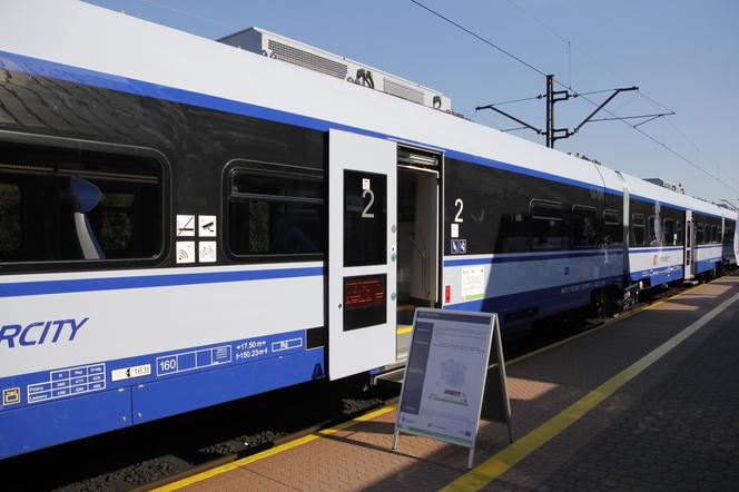 Wypadek kolejowy na trasie Poznań-Warszawa. Jedna osoba nie żyje. Trasa zablokowana