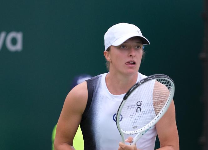 Iga Świątek - Karolina Pliskova RELACJA NA ŻYWO Polka wygrała pierwszego seta! WTA Montreal Iga Świątek - Pliskova WYNIK NA ŻYWO