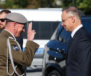 Święto Wojska Polskiego. Andrzej Duda złożył wieniec przed pomnikiem marszałka Józefa Piłsudskiego