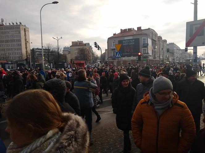 Orszak Trzech Króli w PAPAMOBILE! Tłumy na ulicach Kielc [GALERIA]