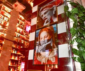Szturm modlitewny na restaurację Madonna w Warszawie. Dzieci, nawróćcie się!