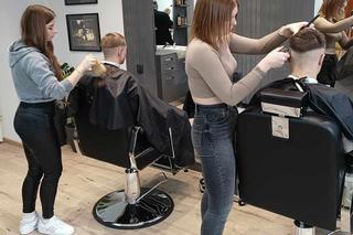 Sala jak w najlepszych salonach barberskich - skorzystają z niej uczniowie