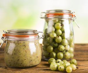 Dżem z zielonego agrestu – prosty przepis na orzeźwiający owocowy klasyk