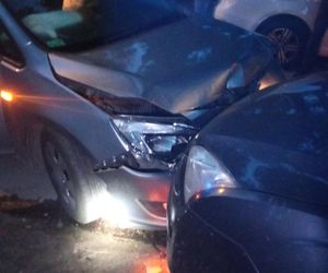 Kobra dorwała „Kaszankę”. Jechali skradzionym fordem. Czołowo wbili się w radiowóz