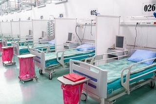 Pierwsi pacjenci w szpitalu covidowym na Okęciu
