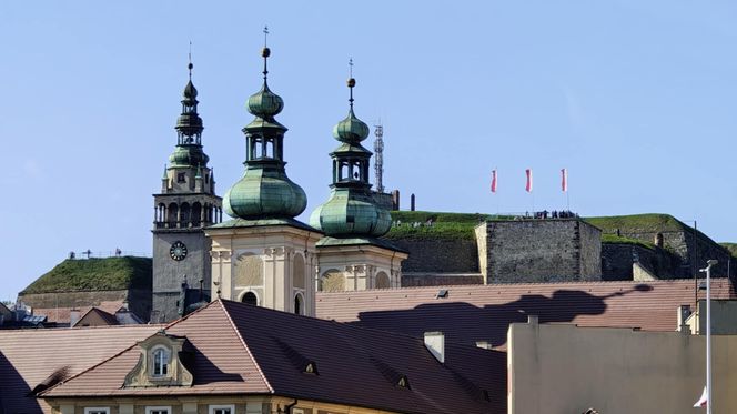 O tym mieście mówią "mała Praga". Twierdza, podziemia i najstarszy kamienny most 
