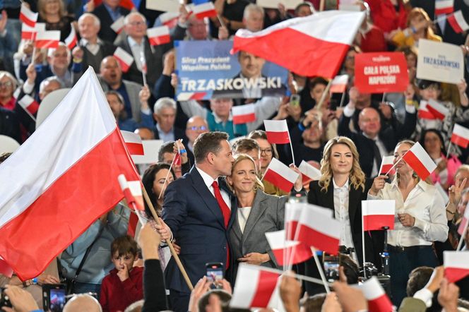 Trzaskowski cały w emocjach! Co za przemówienie! Tłum oszalał