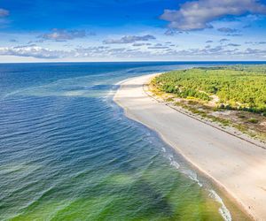 Polskie plaże z wodą jak na Costa del Sol. Bałtyk latem zmienia się tu w rajskie tropiki