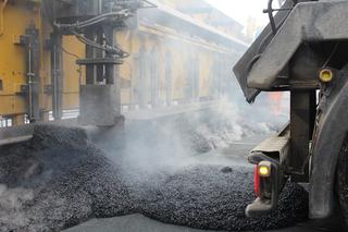 Wiadukt na trasie Łazienkowskiej ma już nowy asfalt