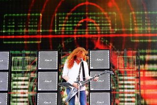 Dave Mustaine przełożył operację i zagrał koncert. Wkurzył go komentarz menadżera Metalliki