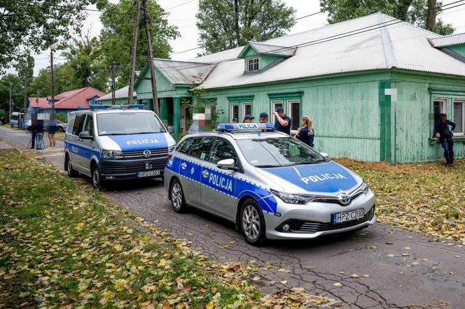 Chaos na Osiedlu Przyjaźń. Policja zatrzymała mieszkańca domku. „Wyciągnęli go siłą”