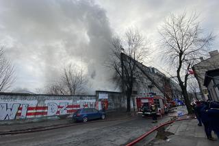 Pożar w centrum Łodzi. Kłęby dymu widoczne z wielu kilometrów