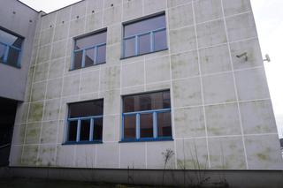 Kiedyś popularna uczelnia w Białymstoku. Dziś budynek widmo