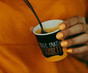 Jesień na paznokciach mieni się kolorami. Oto najmodniejszy manicure nadchodzącego sezonu!