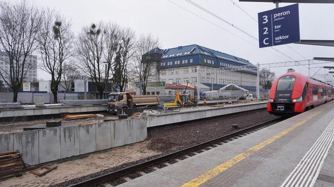 Postępują prace nad konstrukcją budynku Dworca Głównego w Olsztynie. Perony niemal na ukończeniu [ZDJĘCIA]