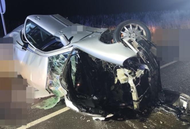 27-latek zginął w wypadku, pięć osób ledwo uszło z życiem. Troje dzieci ciężko rannych  