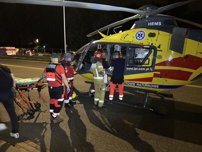 Makabra na Wisłostradzie. Roztrzaskane auta i motocykle. Dwie osoby reanimowane w tym dziecko 