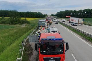 Pożar autokaru przewożącego dzieci na A4! Dramatyczne sceny pod Wrocławiem