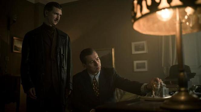 Ludzie i bogowie, odcinek 4 - opis, streszczenie: Dager uczestniczy w strzelaninie w restauracji