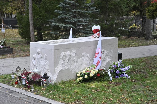 Grób Kornela Morawieckiego na  Powązkach Wojskowych