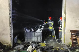 Pożar w Olsztynie. Akcja 40 strażaków w magazynie przy ul. Metalowej.