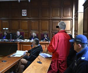 Proces w sprawie zabójstwa niemieckich emerytów. Sędzia do oskarżonego, który się nie przyznaje, ale ma dużo do powiedzenia: Brzmi to tak, jakby pan tam był