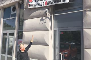 „Marzę, żeby się ogrzać przed śmiercią”. Mieszkańcy kamienicy w centrum Warszawy żyją bez centralnego ogrzewania