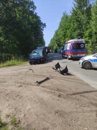 Wypadek między Adamowem a Starachowicami. Kierowca BMW wydmuchał 3 promile