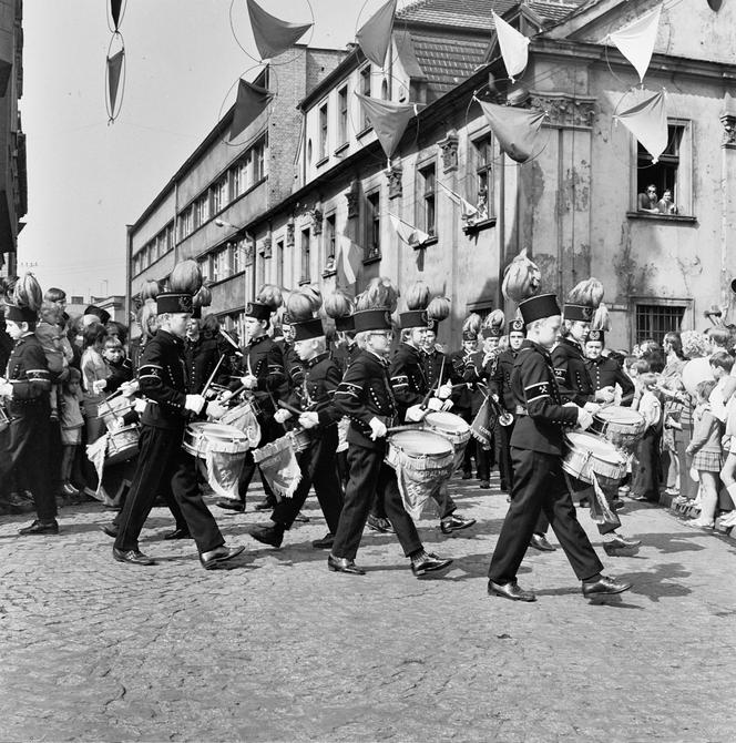 Pochód gwarkowski w latach 60. i 70.  Ale stroje! 