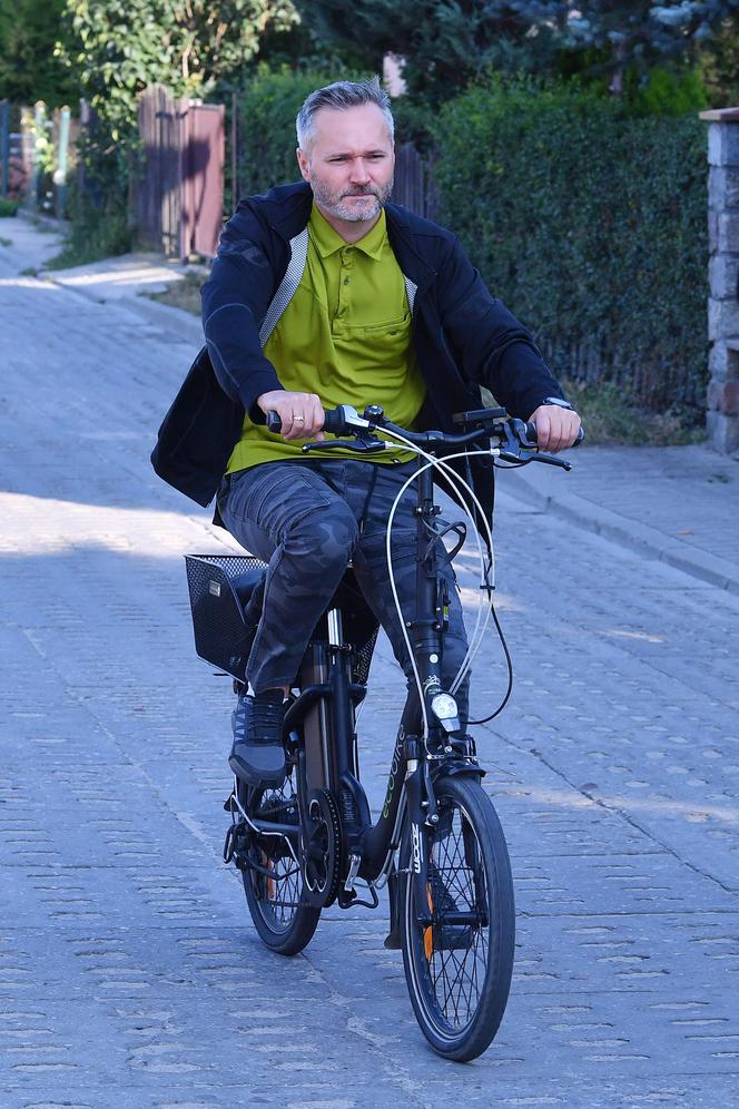 Przesiadł się na rower elektryczny