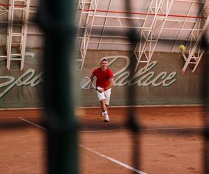 Aut – co to znaczy w futbolu, a co w tenisie?
