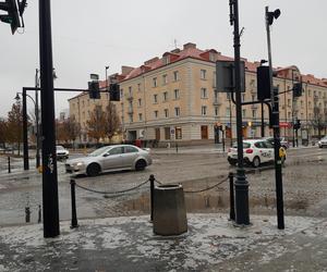 Gołoledź, marznące opady i oblodzone chodniki. Tak wyglądał poranek na drogach w Białymstoku