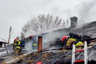 Groźny pożar niedaleko Krakowa. W akcji gaśniczej brało udział aż siedem zastępów straży pożarnej