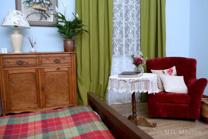 M jak miłość. Nowy dom Mostowiaków w Grabinie - sypialnia Barbary i Lucjana