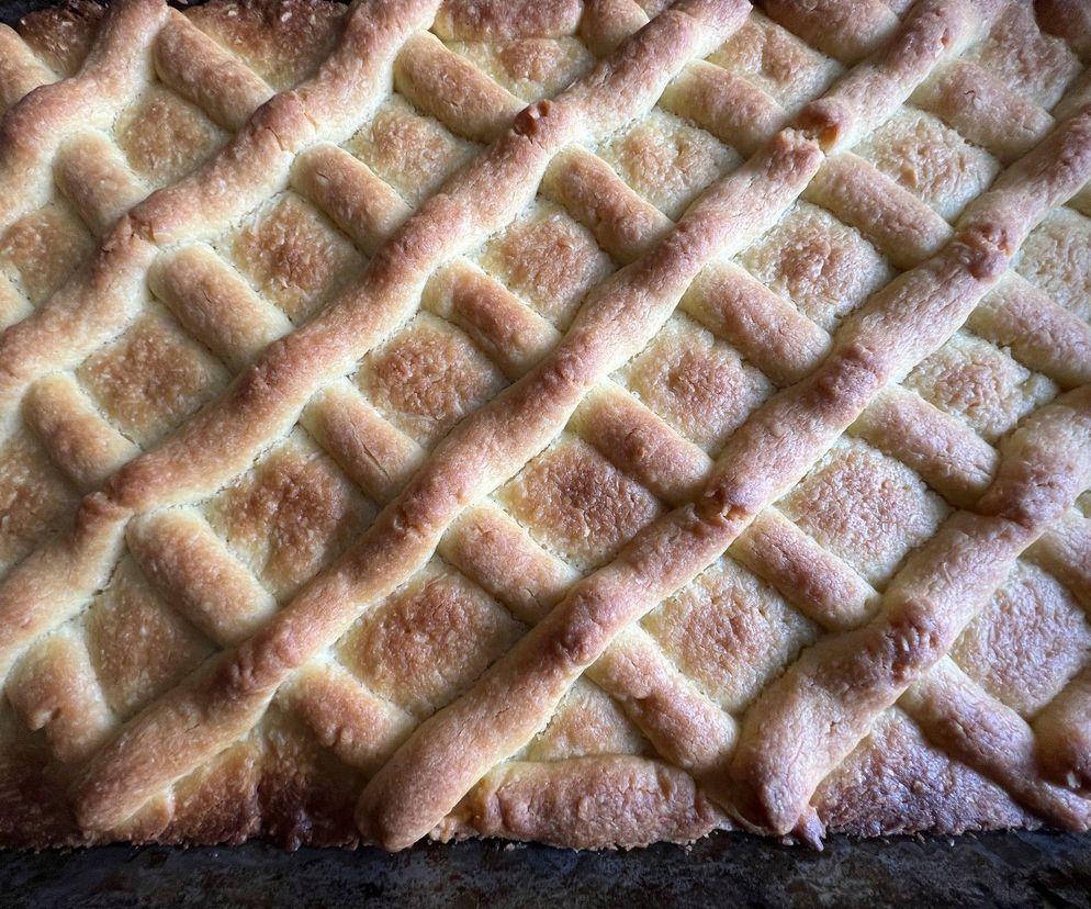 Mazurek królewski – tradycyjny hit wielkanocny, który zawsze znika pierwszy ze stołu