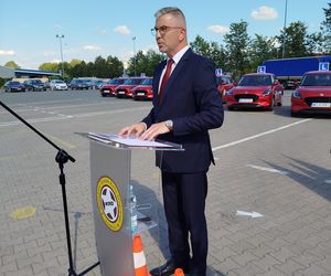 Siedlecki WORD wymienił starą flotę pojazdów egzaminacyjnych na nowe samochody marki Suzuki Swift