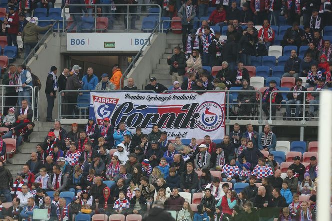 Górnik Zabrze zmierzył się z Zagłębiem Lubin. Kibice rozgrzewali piłkarzy z trybun