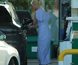 Małgorzata Kożuchowska jeździ autem za pół miliona w obcasach