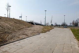 Warszawa bez barier. Powstanie pochylnia dla pieszych i rowerzystów